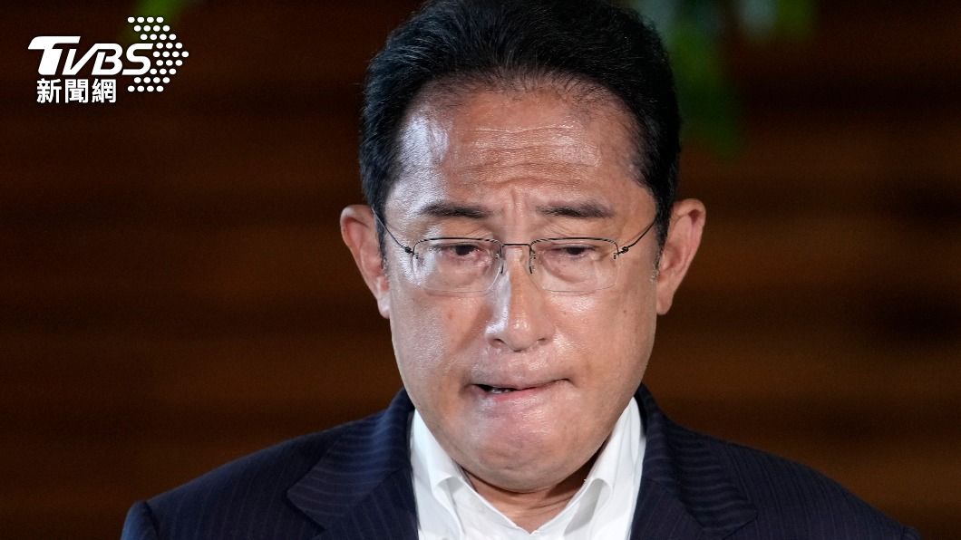 岸田文雄在昨日記者會上也一度哽咽。（圖／達志影像美聯社）