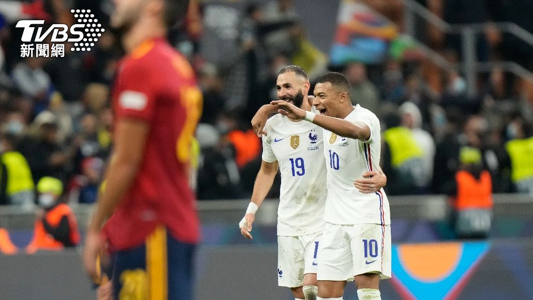 法國擁有世界最好前鋒之二Karim Benzema(左)、Kylian Mbappé,整體陣容也無明顯弱點,有機會衛冕。(圖/達志影像美聯社)
