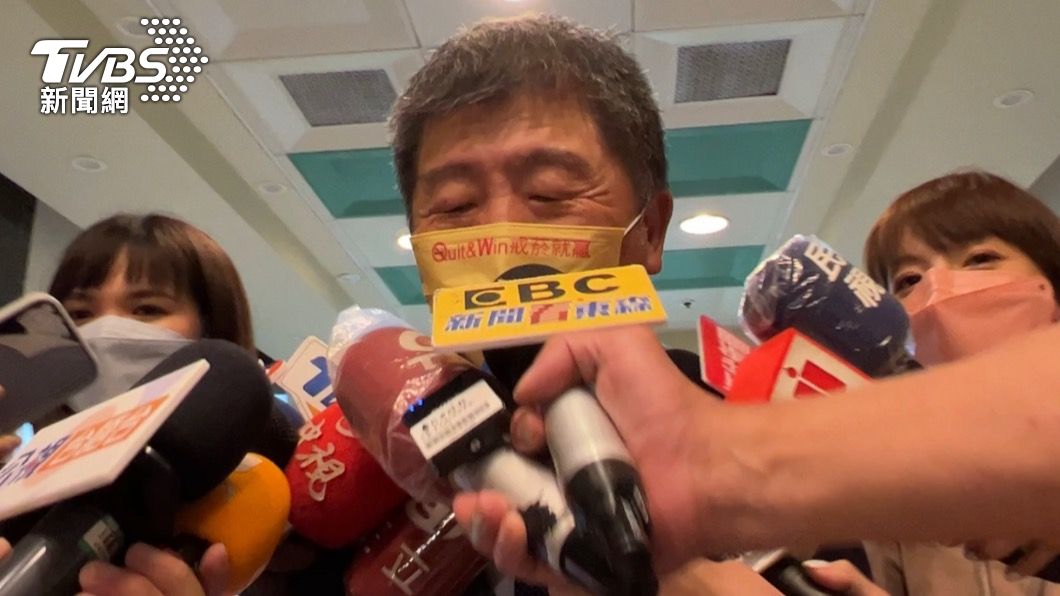 媒體關心陳時中，是戒菸難還是選舉難，陳時中僅大笑三聲。（圖／TVBS）