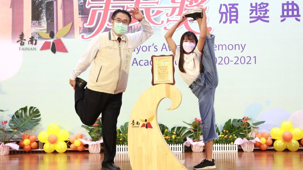 黃偉哲卯全力配合。(圖/台南市政府)