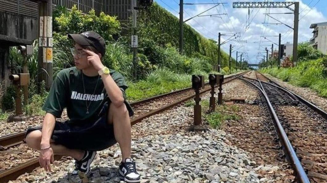 又出包！酷炫耍帥闖鐵路平交道　反骨遭酸變「撿骨」