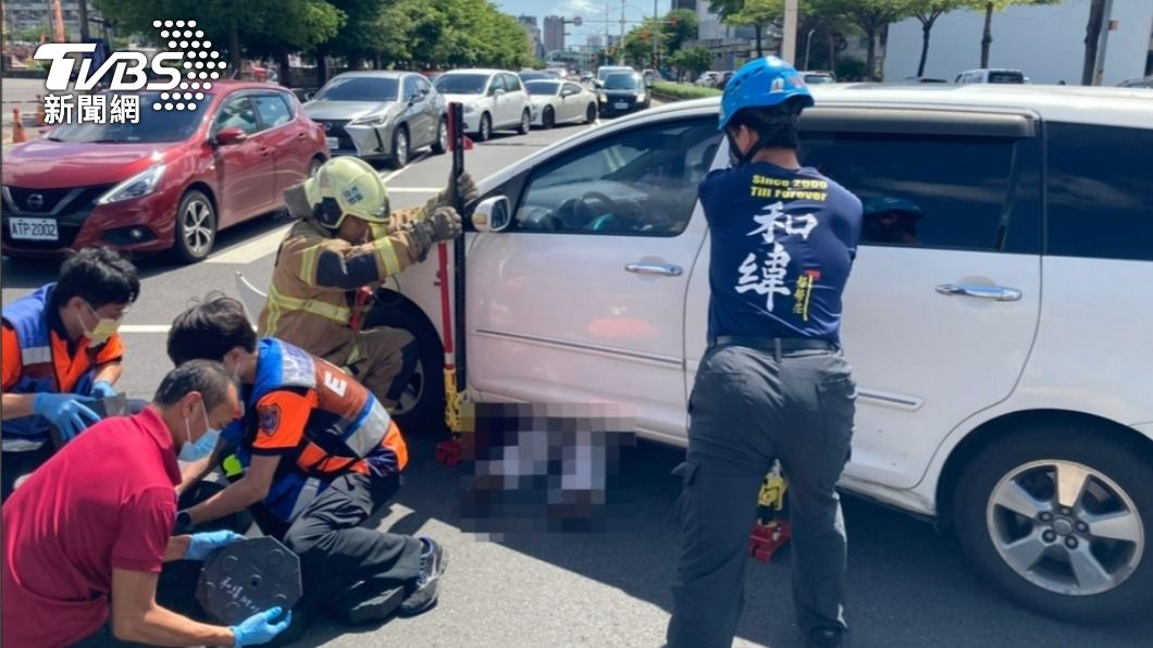18歲少女遭撞卡車底!底盤、柏油路雙面烤 燒燙傷送醫