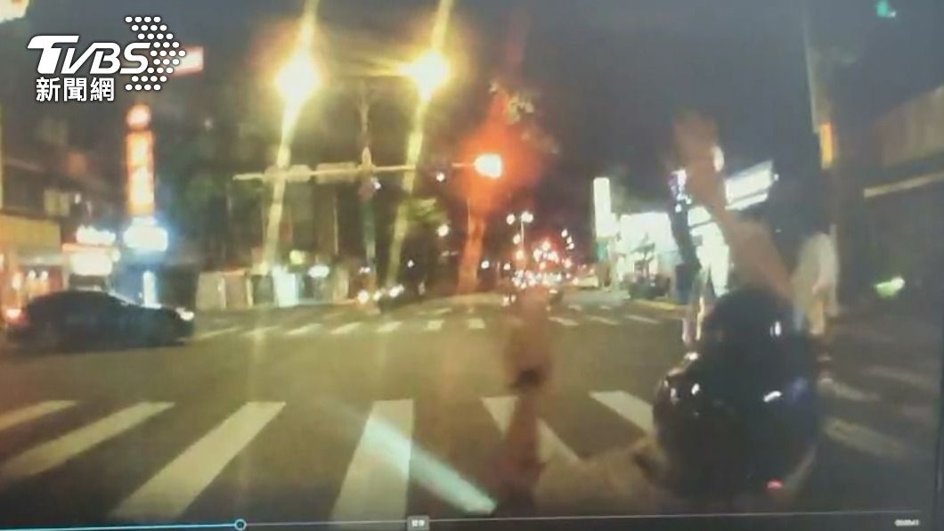 「俠盜獵車手?」撞了就跑 21分鐘7度車禍還闖進台大校園