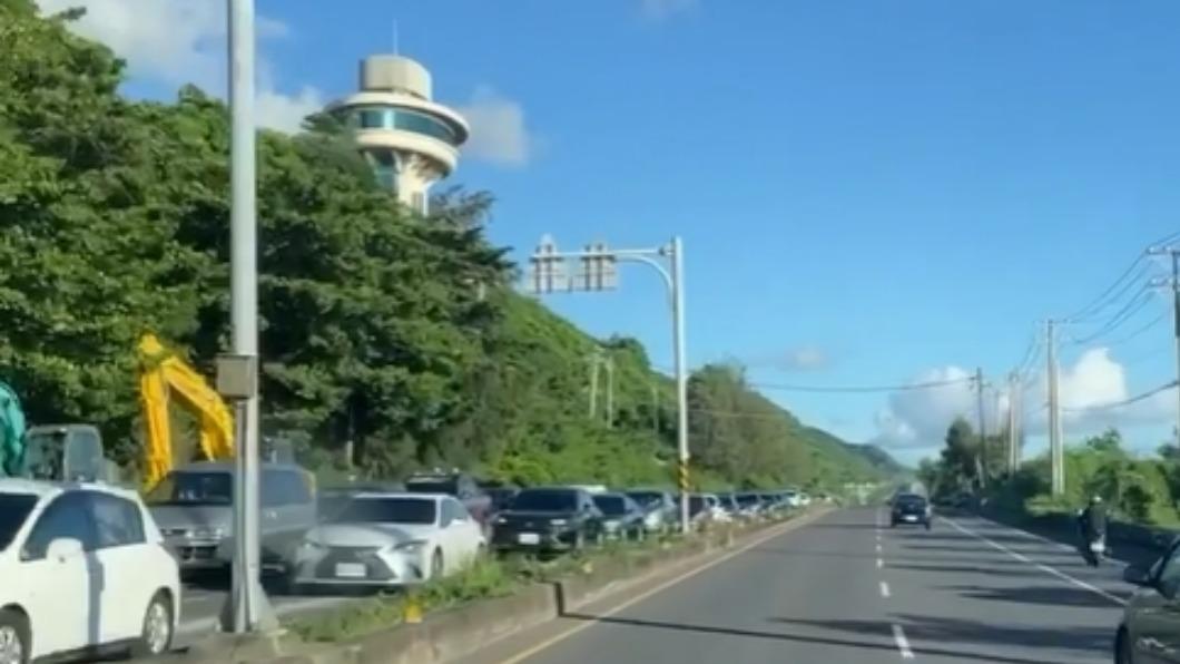 北上車道塞爆。(圖/翻攝自屏東吃喝玩樂)