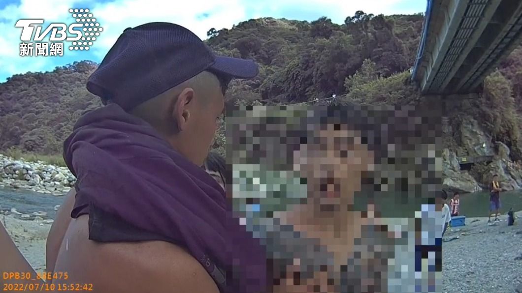 男子不斷叫囂。（圖／TVBS）