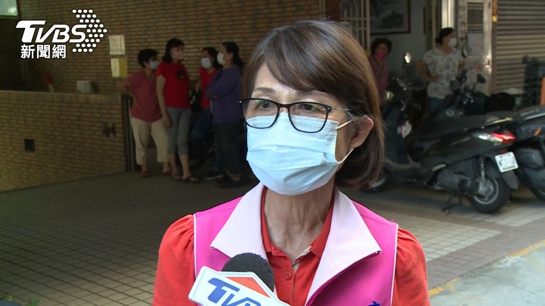 曾麗燕說,接到消息回辦公室馬上快篩。(圖/TVBS)