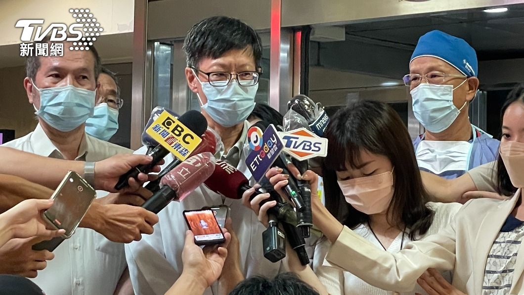 蔡炳坤餐敘突倒地「情況不樂觀」 仁愛醫院說明病況