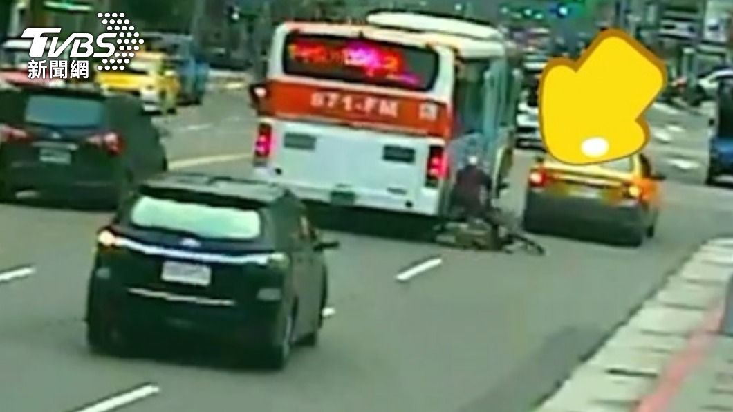 阿伯摔車渾身傷。（圖／TVBS）