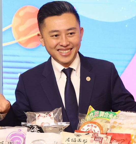 林智堅鼻子高挺、鼻翼有遮，代表有主見和執行力。（圖／翻攝林智堅臉書）