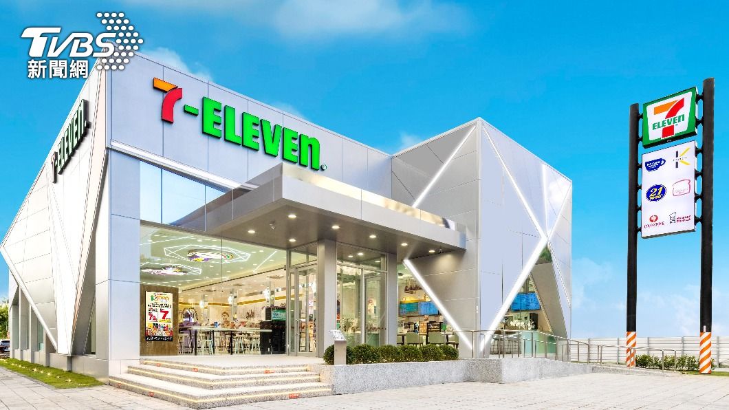 超商7-ELEVEN第10000家門市在台南安平開幕。(圖/業者提供)