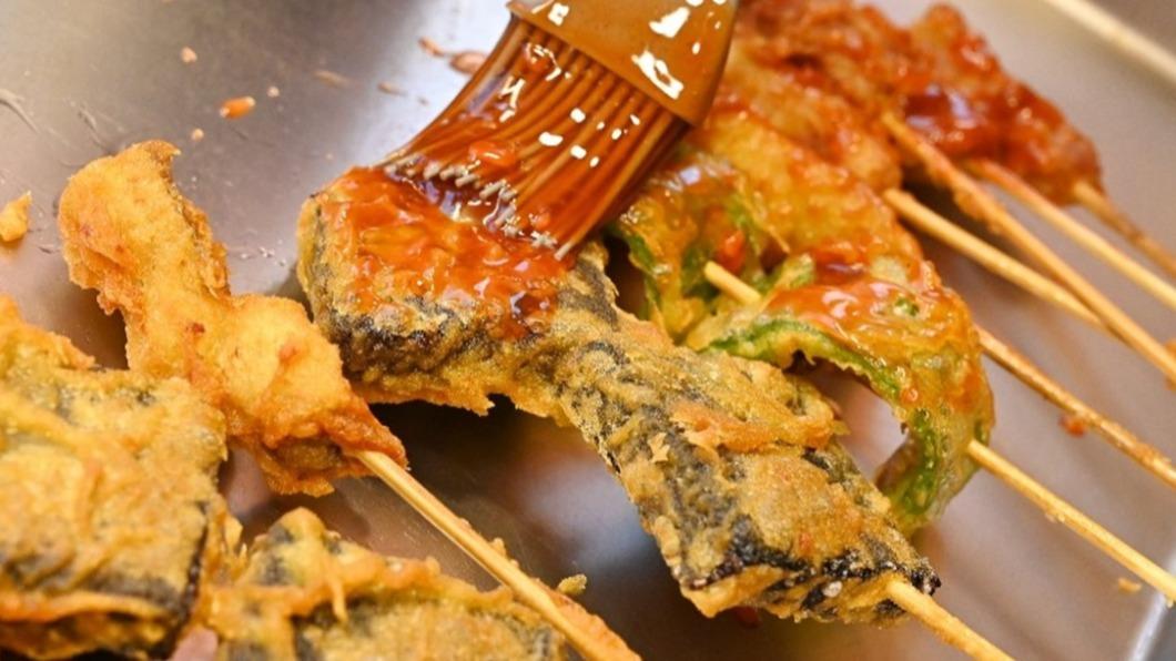 店家獨門靈魂醬汁用「東泉辣椒醬」調製而成。(圖/糖糖’s 享食生活提供)