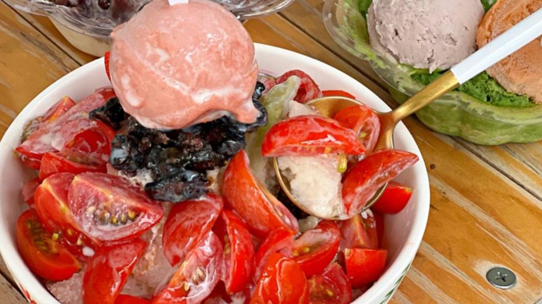 「番茄蜜餞牛奶冰」整碗吃完超消暑!(圖/翻攝自愛麗絲的吃不停人生)