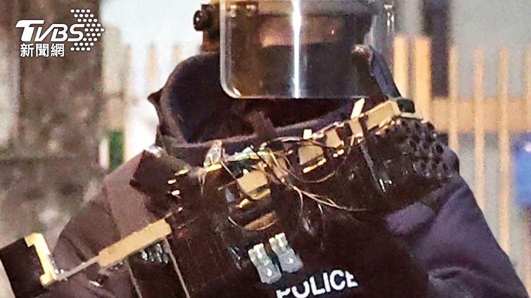 警方從山上徹也家搜出一把9連發的改造手槍。(圖/達志影像美聯社)