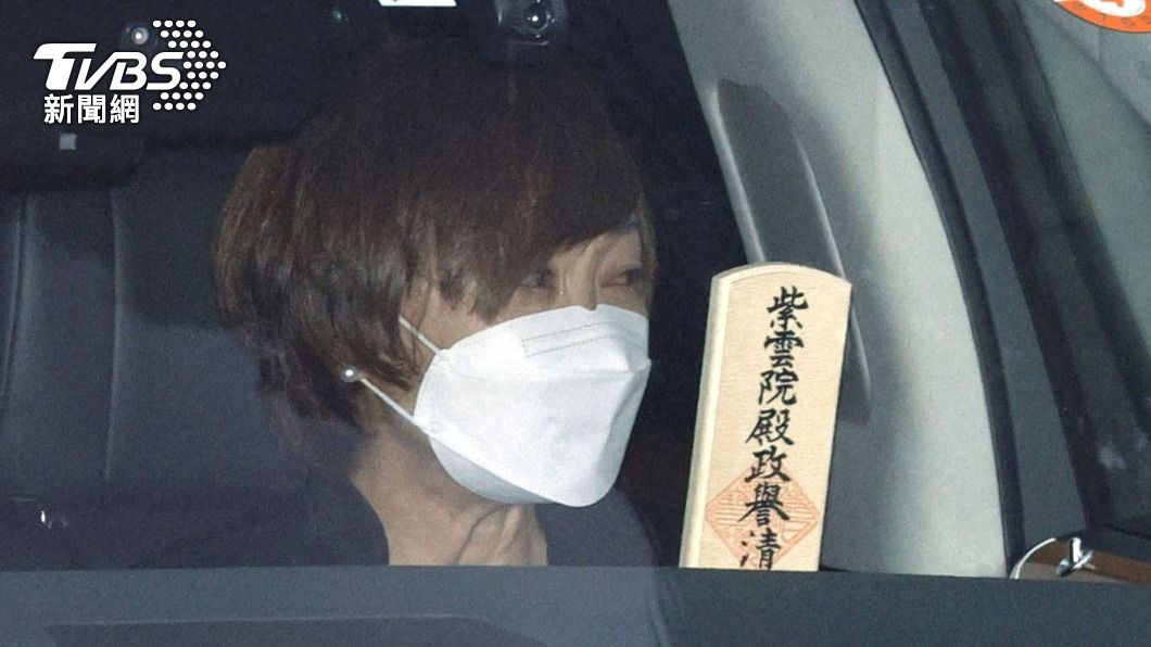 安倍遺孀深情貼臉告別丈夫 悲傷曝心境:彷彿還在夢中⋯