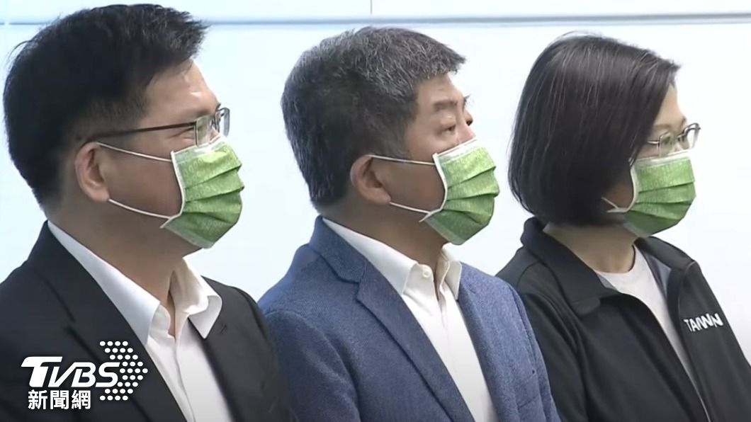 民進黨新北市長參選人林佳龍、台北市長參選人陳時中與黨主席蔡英文。(圖/TVBS)