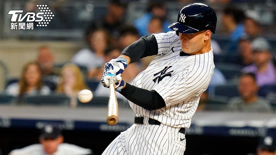 洋基打者瑞佐(Anthony Rizzo)在首局敲出2分打點安打。(圖/達志影像美聯社)