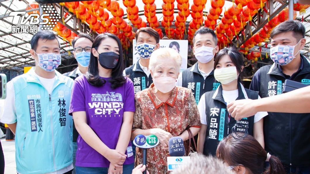 高虹安參拜為民祈福　將提市政白皮書爭取支持