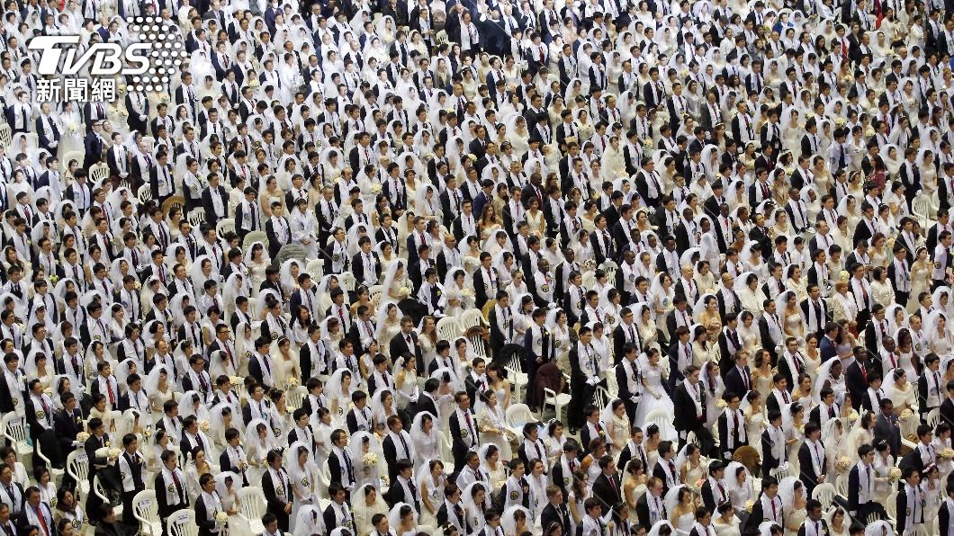 統一教以「集團配婚」聞名。（圖／達志影像美聯社）