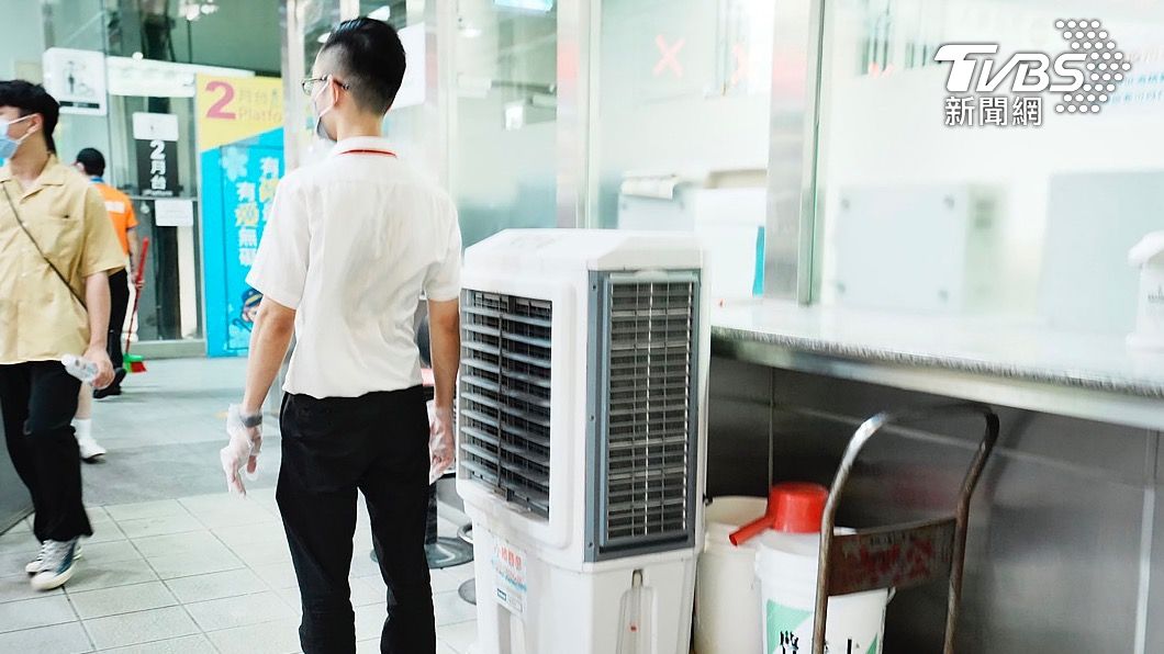 桃園火車站冷氣更新需200天!台鐵:先裝水冷扇散熱
