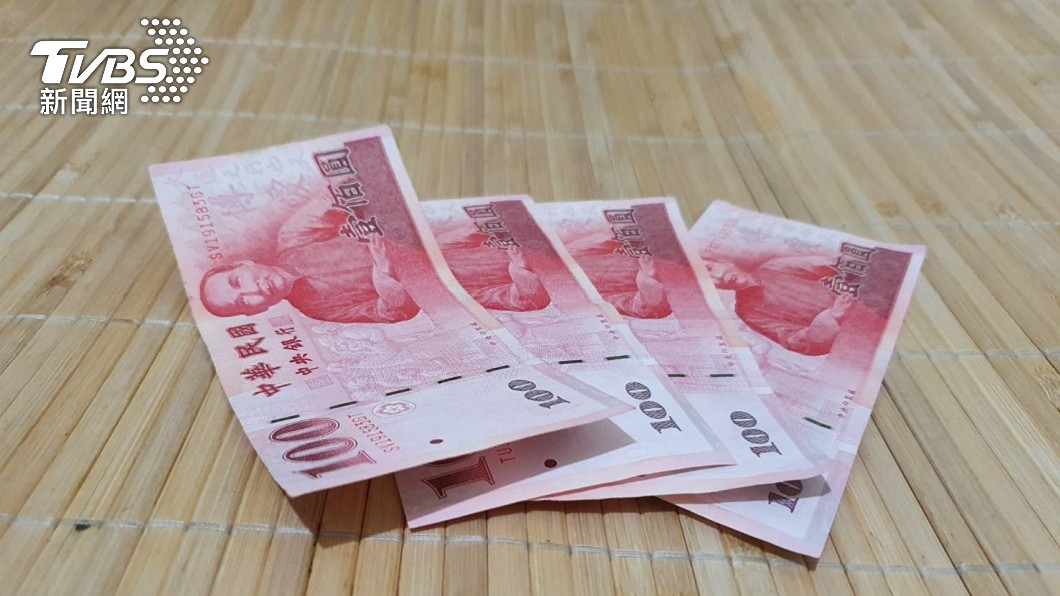 這盤生魚片要價僅400元讓不少網友暴動跪求店址。（圖／TVBS）