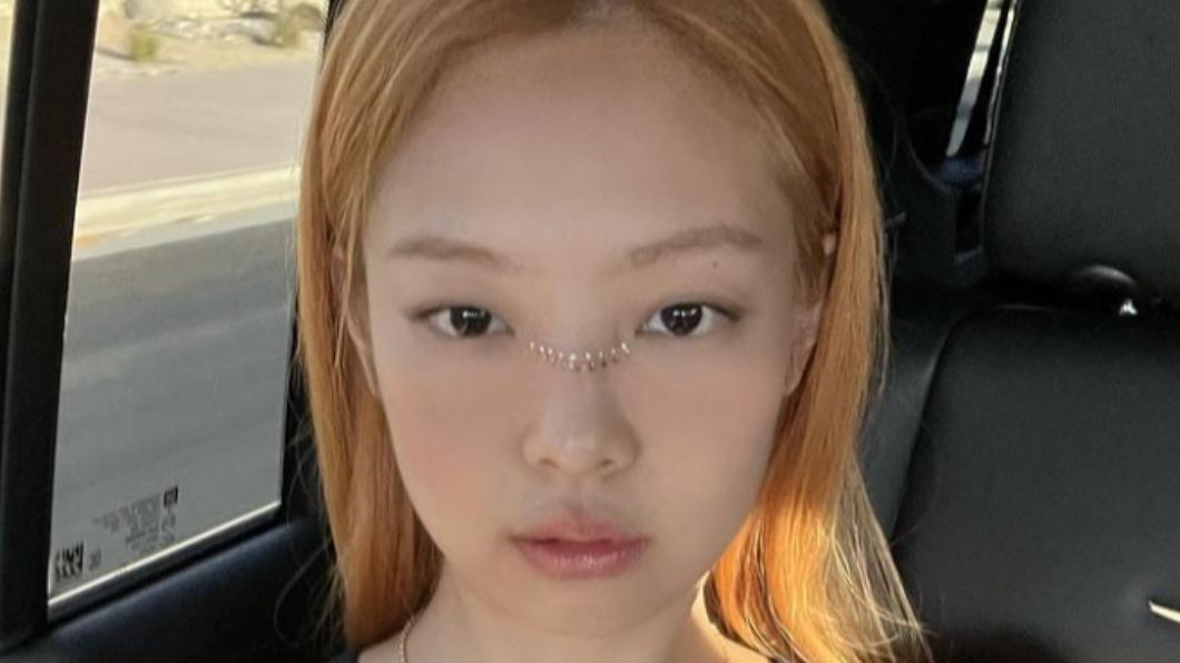 Jennie不笑的時候也會自帶一種厭世的氛圍。（圖／翻攝自JennieIG）