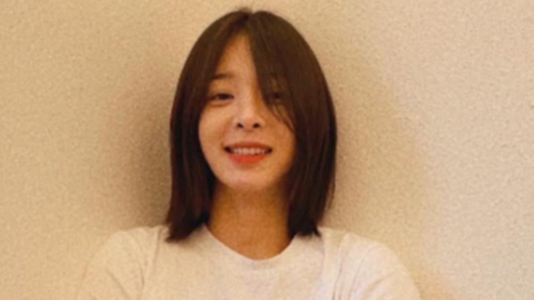長臉的女生適合瀏海短髮。(圖/翻攝自薛仁雅IG)
