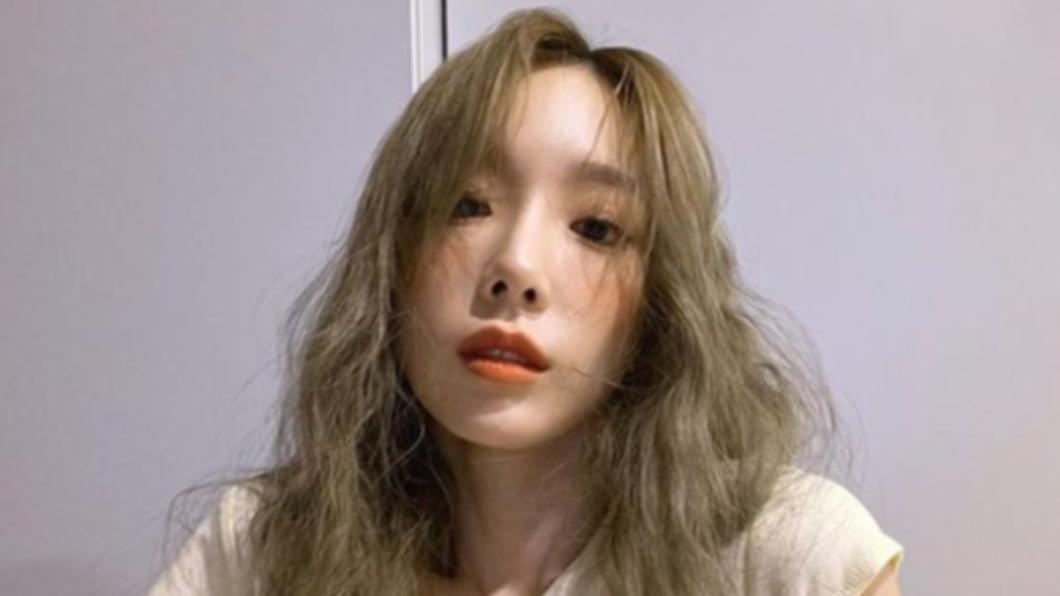 皮膚白皙的人適合色彩鮮艷的唇色。(圖/翻攝自太妍IG)
