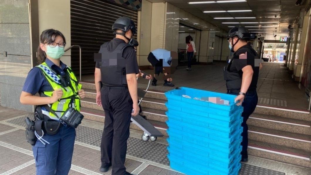 視線不離開錢！銀行補「4億新鈔」入庫　警全神戒備護鈔