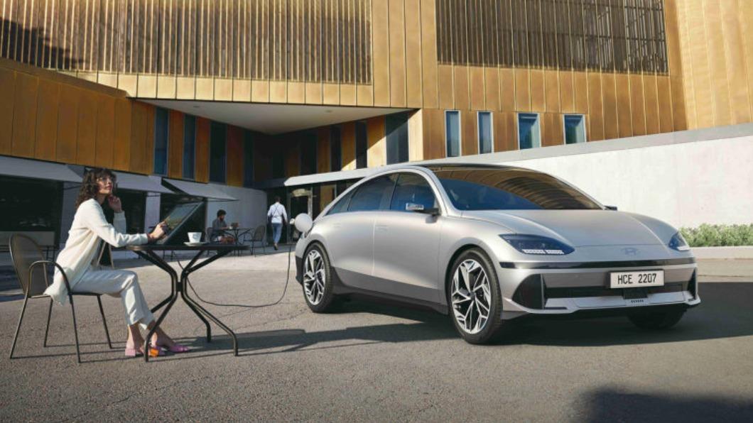 Ioniq 6目前公佈的最高動力輸出為320匹、61.7公斤米扭力，搭配77.4kWh動力電池組的四驅車行，具備0-100km/h加速5.1秒性能成績。(圖／ Hyundai提供)