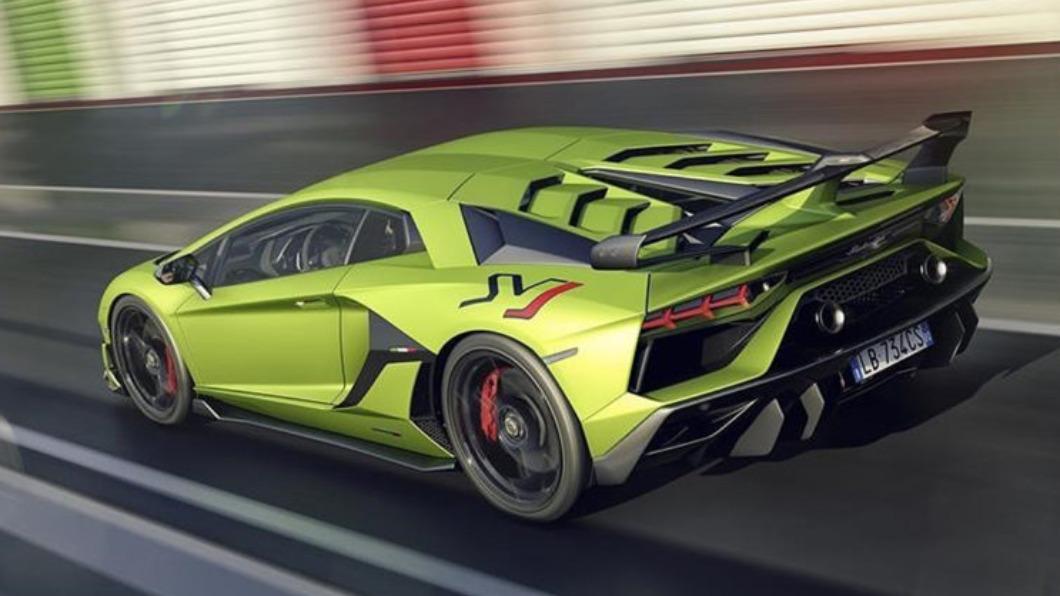 限量90 輛的Aventador SVJ起跳價起碼50萬美元，保險的費用比之車輛花費，簡直九牛一毛。（圖／翻攝自 Lamborghini）