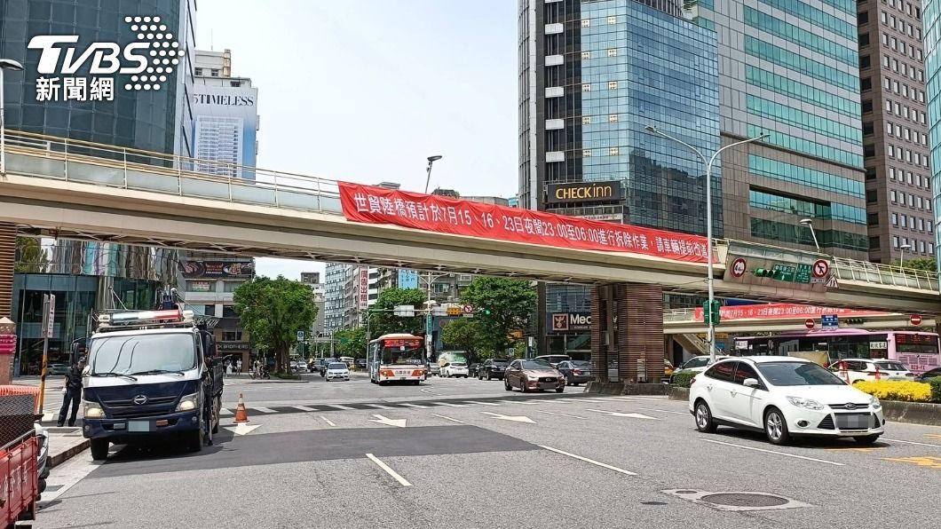 封路準備!30年世貿天橋今晚開拆 道路、公車交管快看