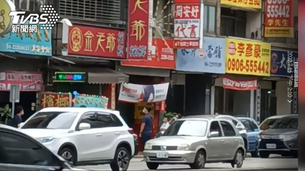 李嫌於台中中清路養生會館落網。(圖/TVBS)