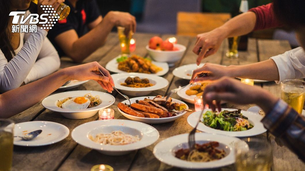 餐廳吃完飯幫收桌是貼心? 店員曝原因狂搖頭:別雞婆