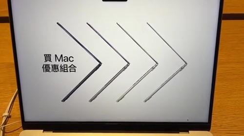 網友發現蘋果直營店已經在播放台灣Apple BTS活動的宣傳影片。(翻攝自Dcard)