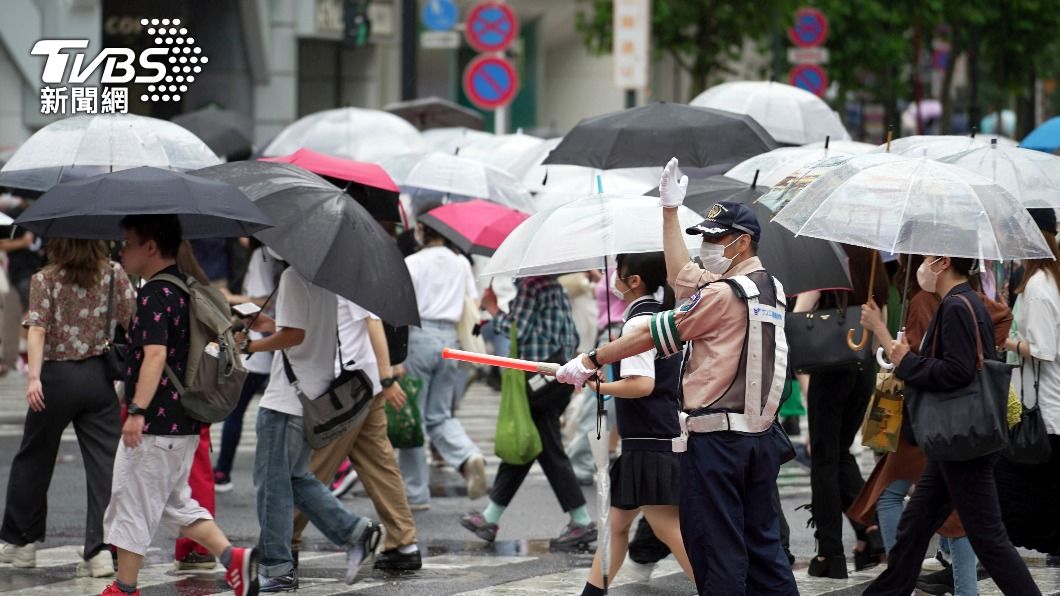 日本疫情升溫 時隔5個月單日確診「再破10萬例」