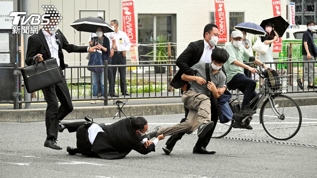 山上徹也於8日槍擊日本前首相安倍晉三。(圖/達志影像歐新社)
