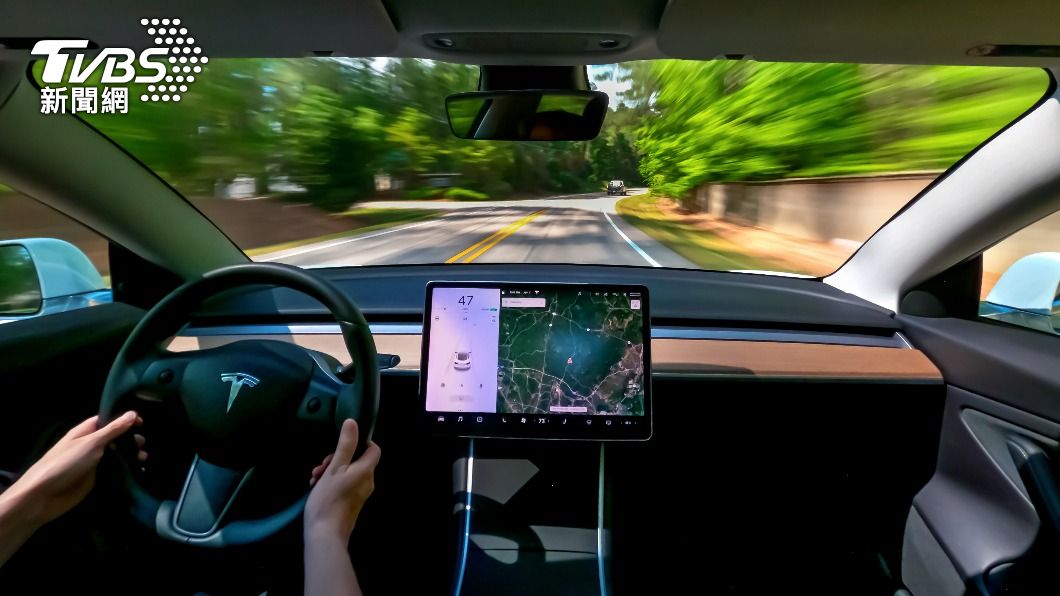 美國電動車大廠特斯拉(Tesla)早在2019年就推出付費解鎖功能。(示意圖/shutterstock 達志影像)