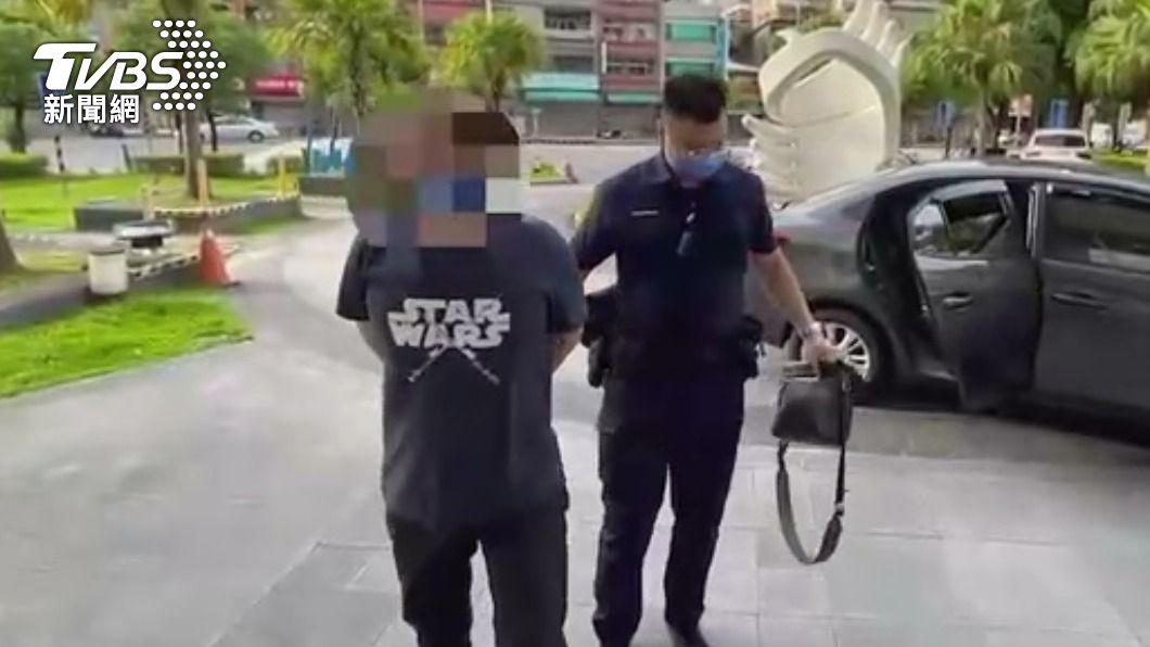 張嫌遭警方送辦。(圖/TVBS)