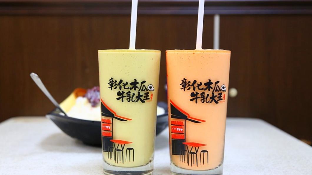 除了最招牌的木瓜牛奶,還有丟入整顆布丁的酪梨布丁牛奶也必嘗。(圖/翻攝自豬飛小姐的彩色生活)