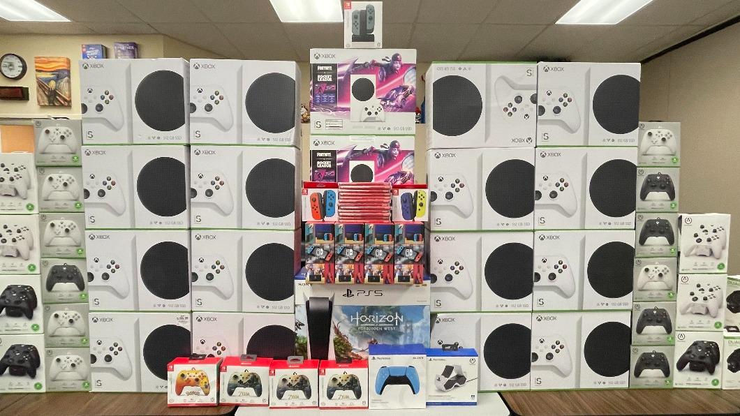 這老師太狂！竟用Xbox、PS5教英語　網友超羨慕