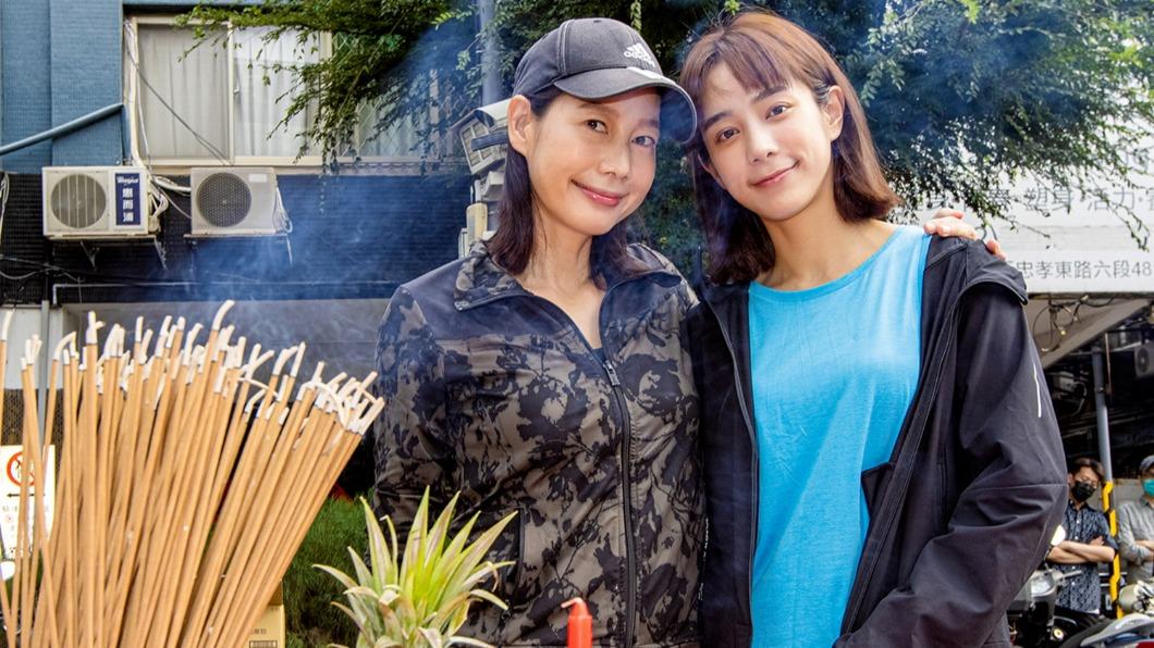 丁寧（左）、温貞菱在新片中飾演拳擊師徒。（圖／七十六號原子提供）