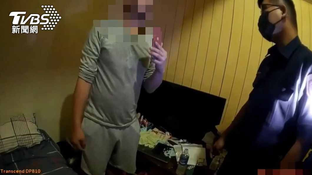 不肖子酒後對老父親動粗　大嗆警員「靠北」遭上銬逮捕