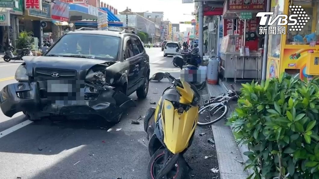 波及多台車輛。（圖／TVBS）