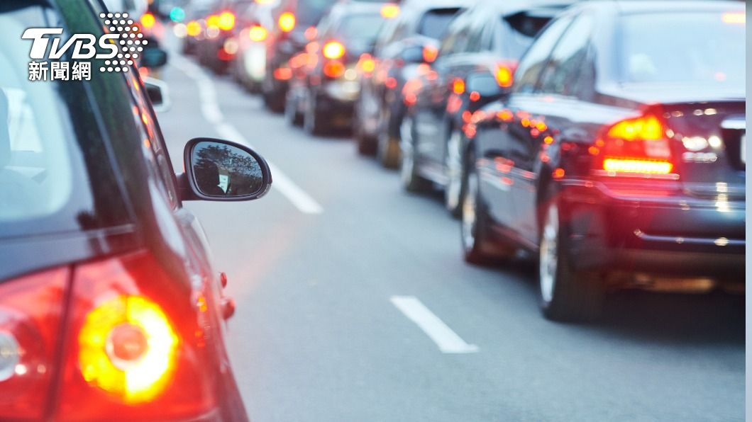 有網友表示德國高速公路會禮讓快速車。（示意圖／shutterstock達志影像）