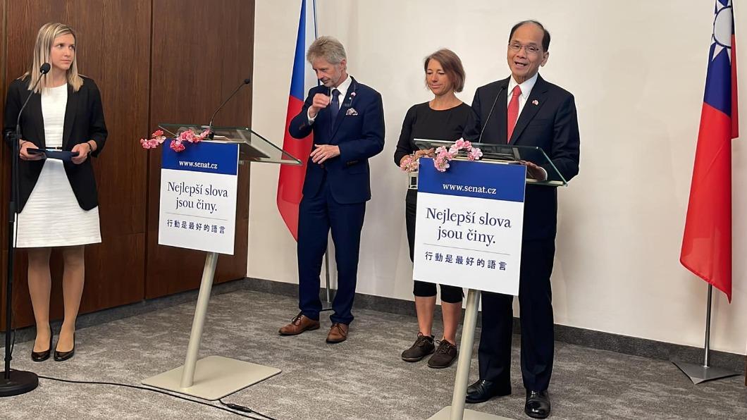 游錫堃這次訪問捷克受到高規格禮遇。(圖/翻攝自游錫堃臉書)