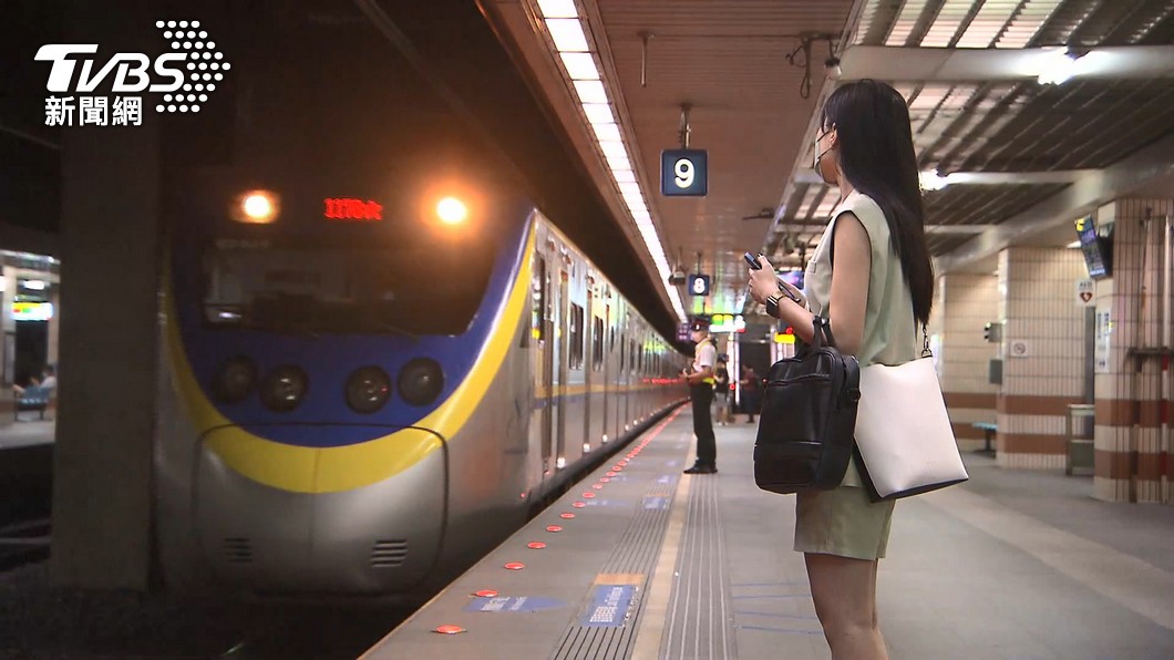 臺鐵局表示，演習期間，各級列車正常行駛。（圖／TVBS資料畫面）