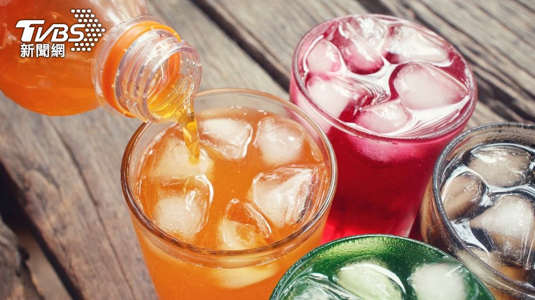 有老饕表示可以在冰內加入汽水等飲品。（示意圖／shutterstock達志影像）