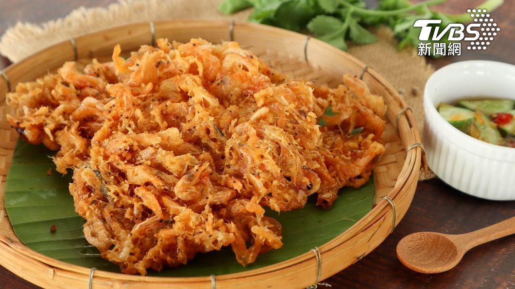 老饕大讚鹽酥蝦是熱炒店必點的下酒好菜,在家也能簡單料理。(示意圖/shutterstock達志影像)