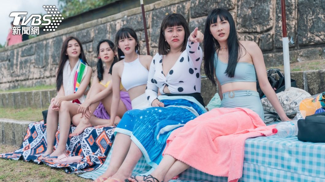 左起鄭芯恩、孔令元、馮容潔、李星鏴、賴雅琪。（圖／TVBS）