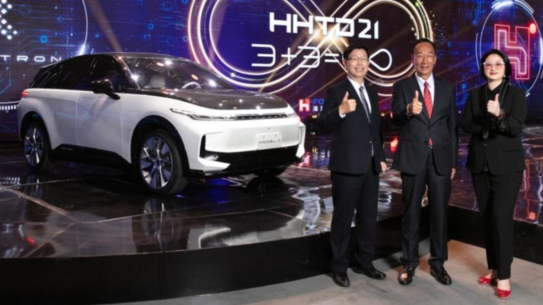 鴻華先進MIH平台與Luxgen的電動車進度一直備受關注。（圖／翻攝自111年鴻海股東常會YouTube）